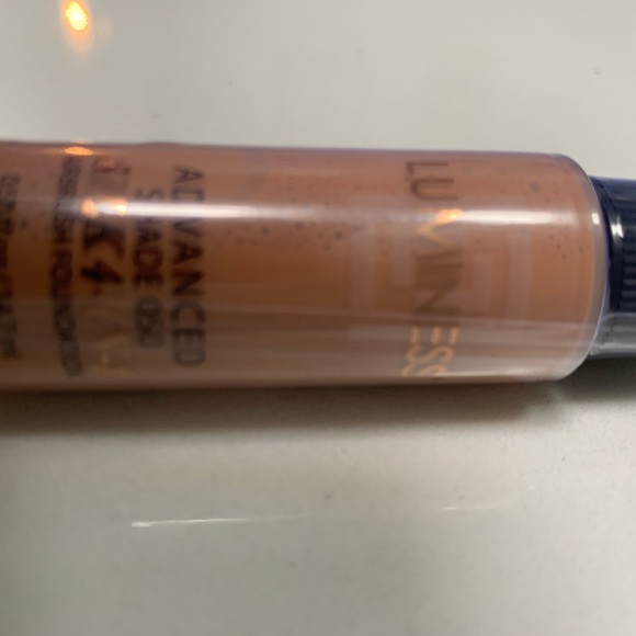 Luminess Silk 4-in-1 Shade 50 Airbrush Foundation - Picture 2 of 4